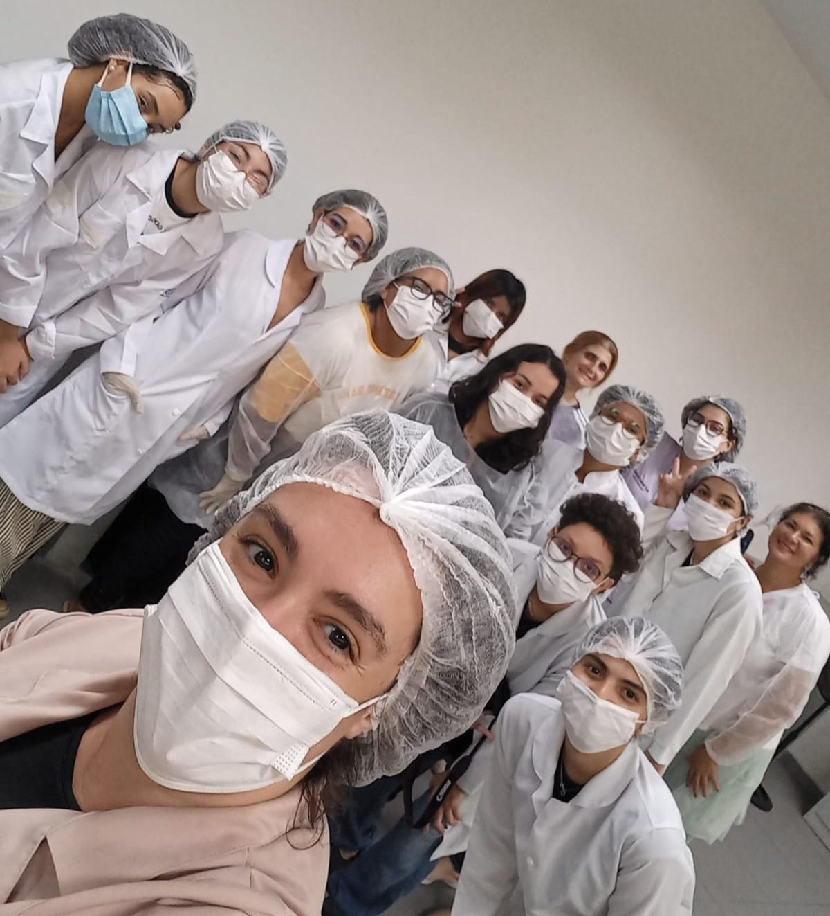 Segunda turma do Mini curso de fotografia de fósseis voltada para documentação. Fonto: Jéssica Lima, 2024.